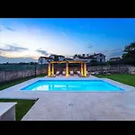 Campiello Heated Pool Vrbnik (Primorje-Gorski Kotar)