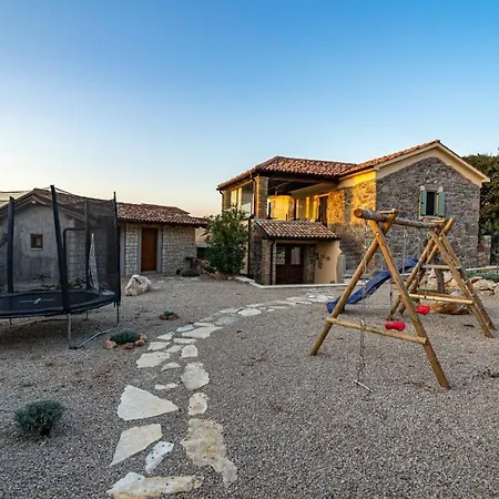 Campiello Heated Pool Vrbnik (Primorje-Gorski Kotar)