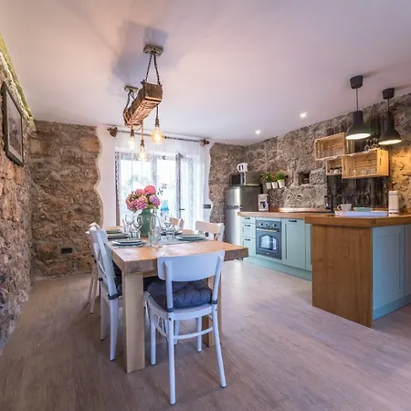 Campiello Heated Pool 비르브닉