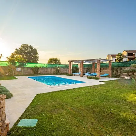 Campiello Heated Pool Vrbnik (Primorje-Gorski Kotar)