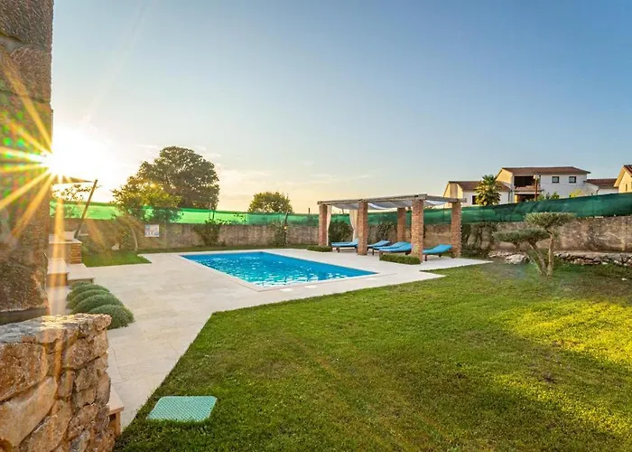 Campiello Heated Pool Vrbnik (Primorje-Gorski Kotar)